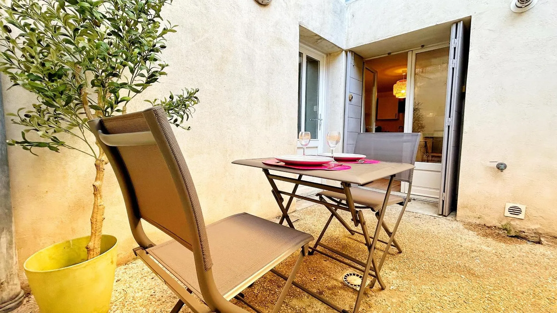 Appartement Cosy Ocre à Arles